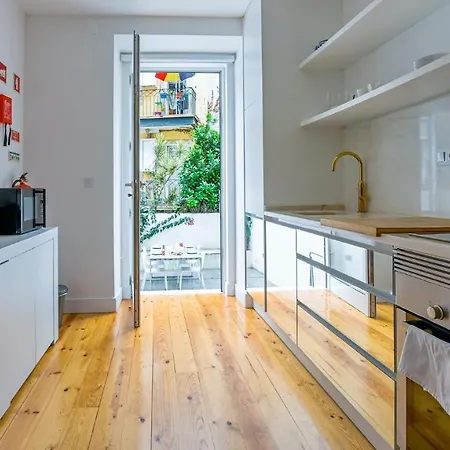 Plum Guide - The Hillside Nest Apartment Lisbon