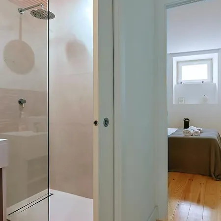 Plum Guide - The Hillside Nest Apartment Lisbon